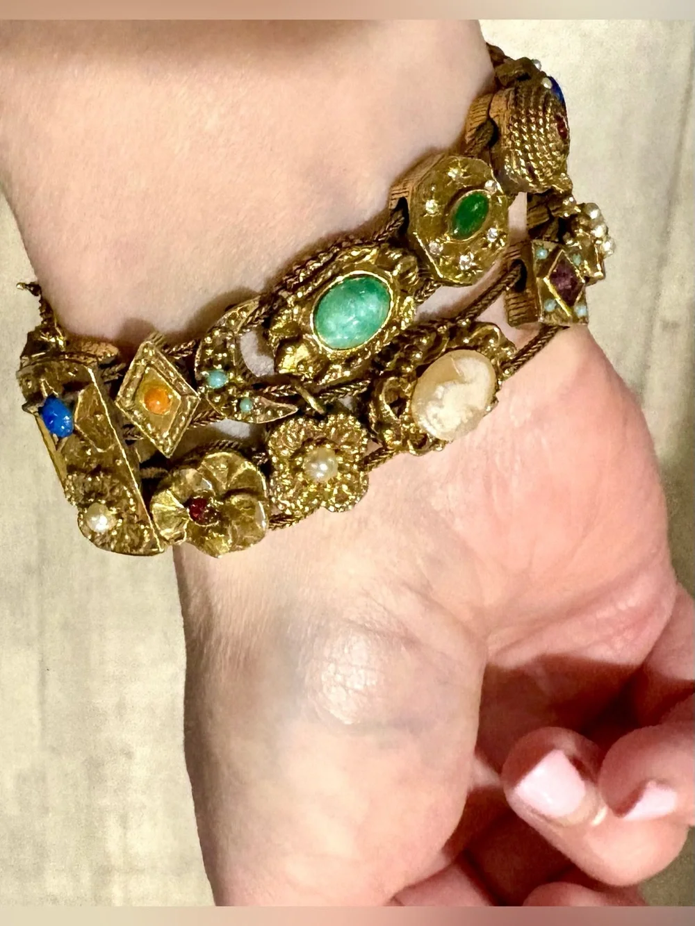 Vintage 1960s Goldette Cameo Slide Bracelet Rare Victorian Revival Statement